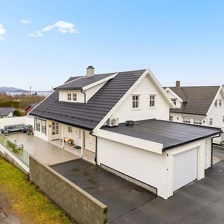 House With 5 Bedrooms, 2 Bathrooms, Available For Ons Stavanger Exterior photo